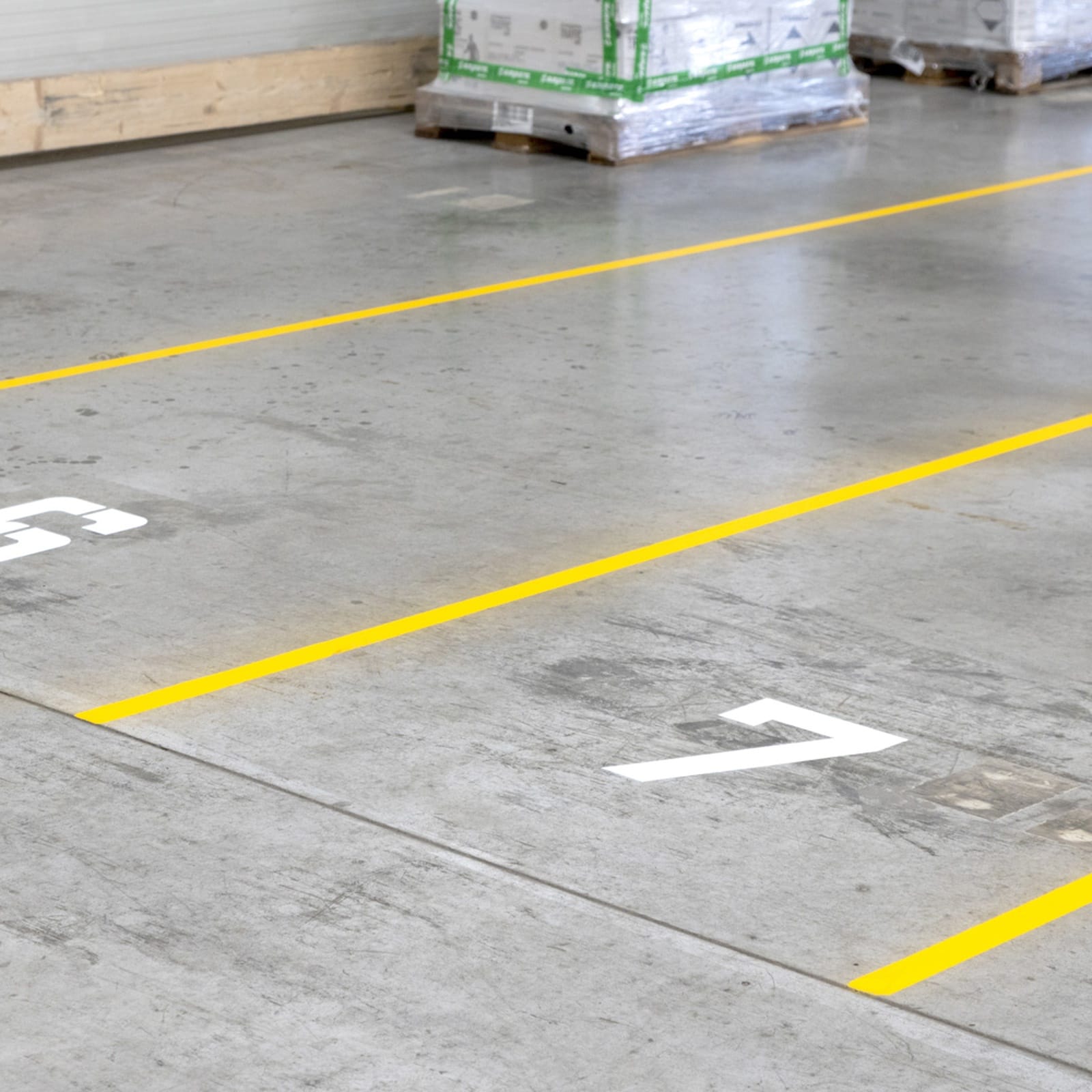 Floor marking paint Traffic RMX9010
